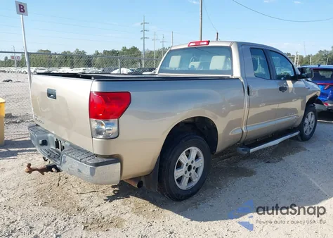 2008 Toyota Tundra Base 5.7L V8 z USA, uszkodzony, nr VIN 5TFRV54118X069419